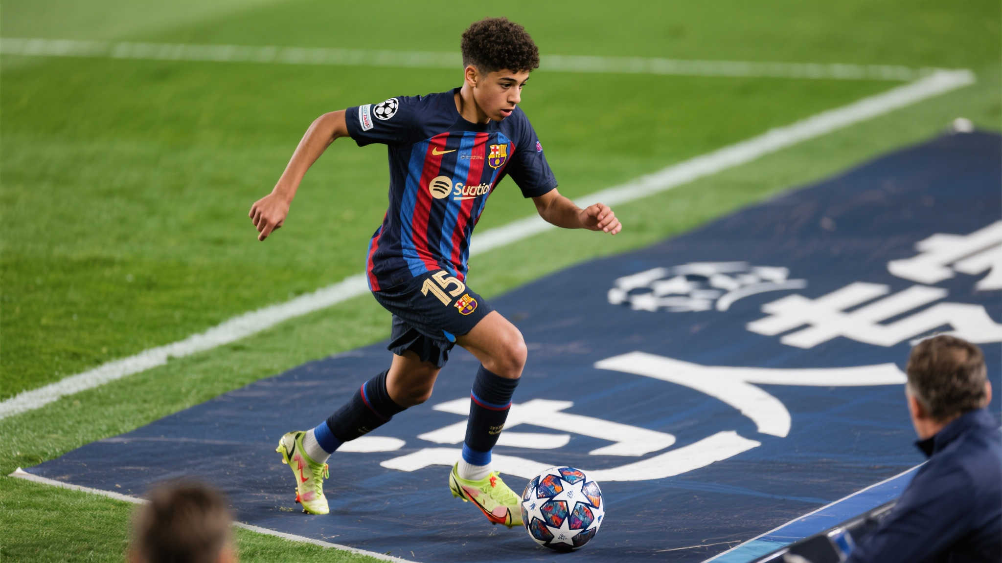 欧冠数据之巅:姆巴佩称射正王,亚马尔封过人王 另一位话题人物则非来自西甲名队巴塞罗那的新晋天才拉