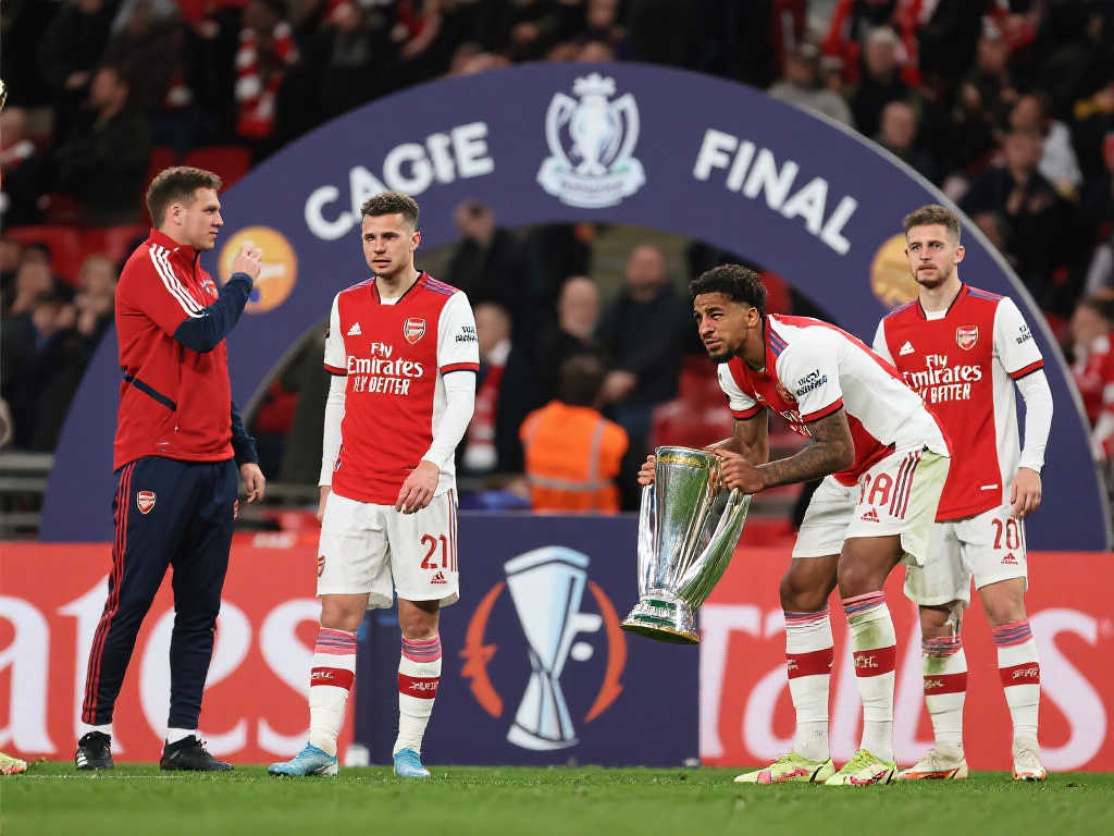 欧冠盛宴：巴黎3-1双胜晋级，与国米决赛相约，阿森纳赛季全线失利